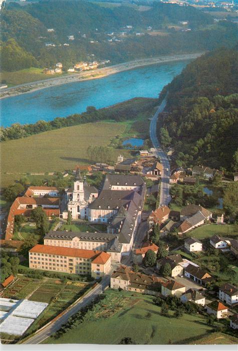 Wilhering Oberoesterreich AT Stift Wilhering Stiftsanlage mit Rokokokirche Flieg