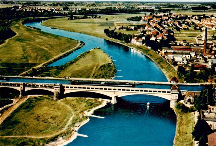Minden  Westfalen Weser ueberfuehrung des Mittelandkanals ueber die Weser