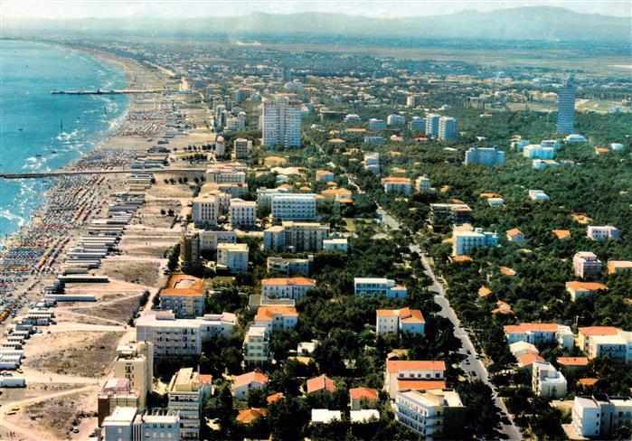 Milano Marittima Cervia IT Fliegeraufnahme mit Allee des 2 Juni