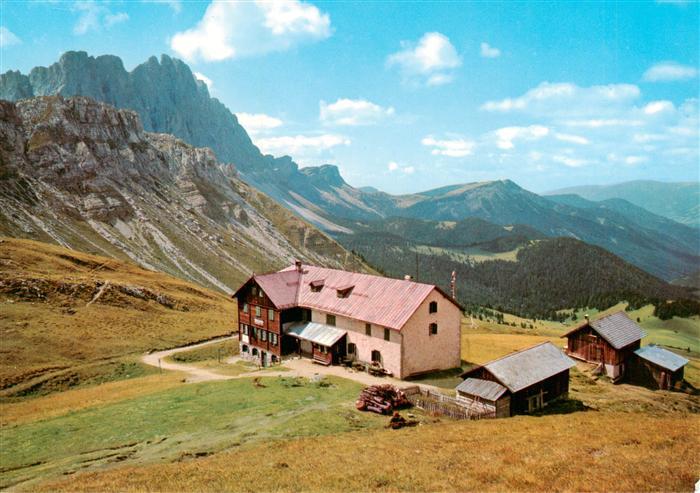 Villnoess Suedtirol IT Rifugio Genova Valle di Funes