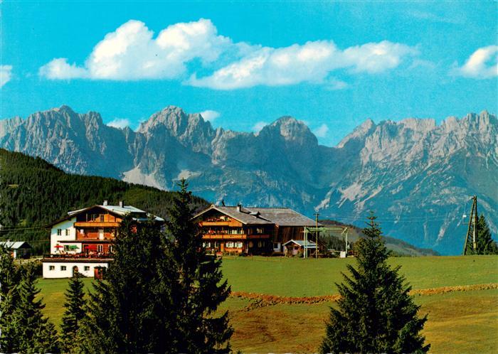Kirchberg Tirol AT Alpengasthof Maierl mit Wildem Kaiser