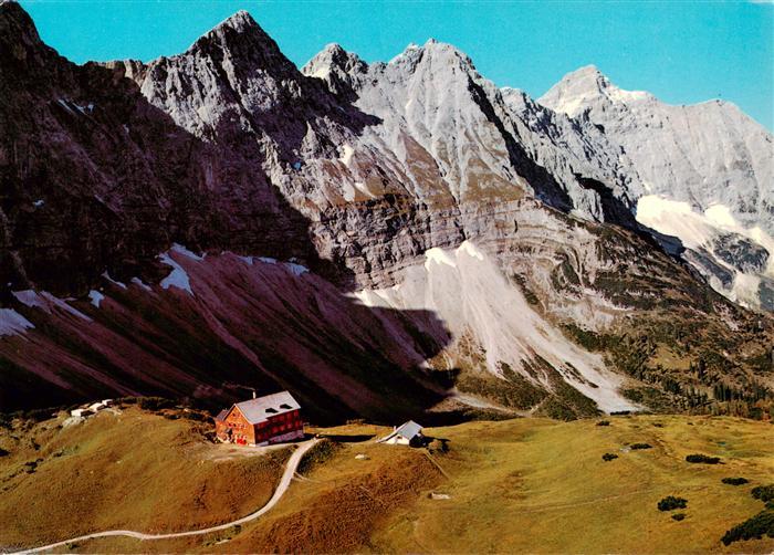 Falkenhuette 1856m Spielssjoch Tirol AT mit Moserkar Kaltwasserkar und Birkkarsp