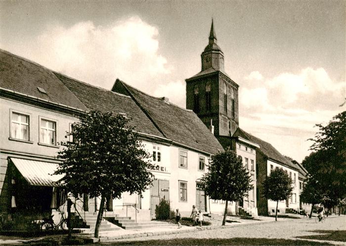 Altentreptow Oberbaustrasse mit Kirche
