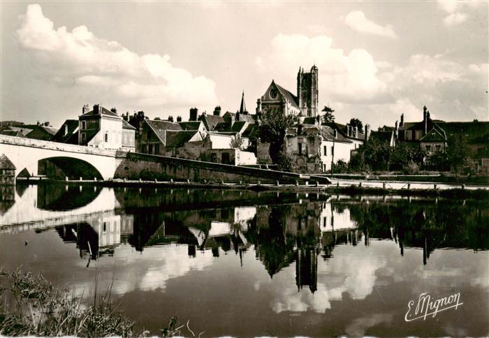 Villeneuve-sur-Yonne Le Pont et l Eglise Notre Dame