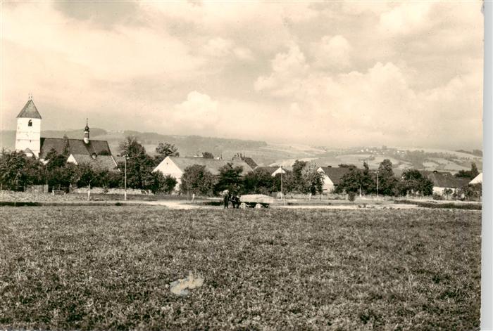 Dlouha Loucka CZ Panorama mit Kirche
