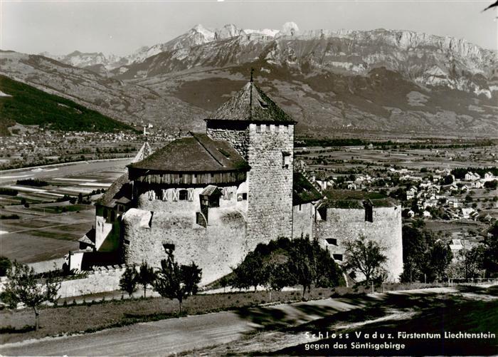 Vaduz Liechtenstein FL Schloss Vaduz mit Saentisgebirge