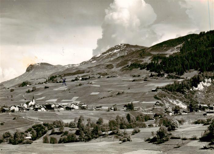 Meierhof Surselva GR mit Piz Mundaun