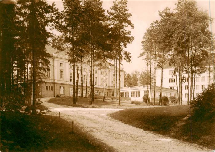 Bad Berka Teilansicht der neuen Heilstaetten mit Kulturhaus und Fluegel D