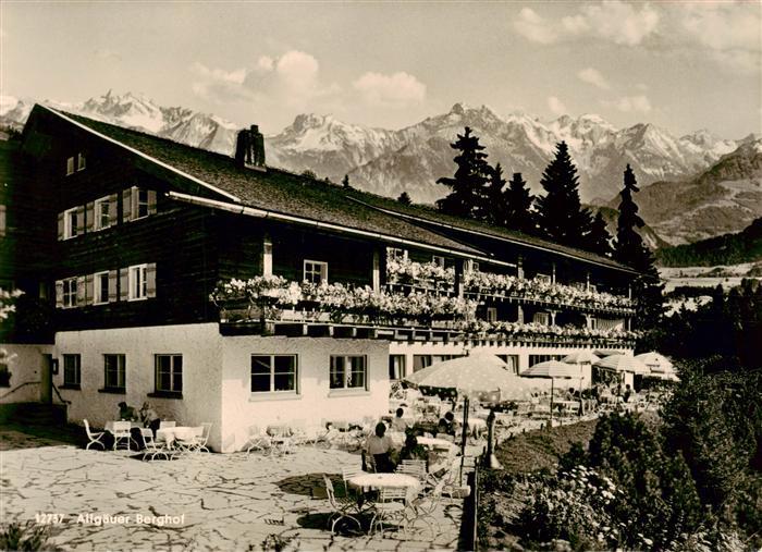 Sonthofen  Oberallgaeu Allgaeuer Berghof mit Alpe Eck