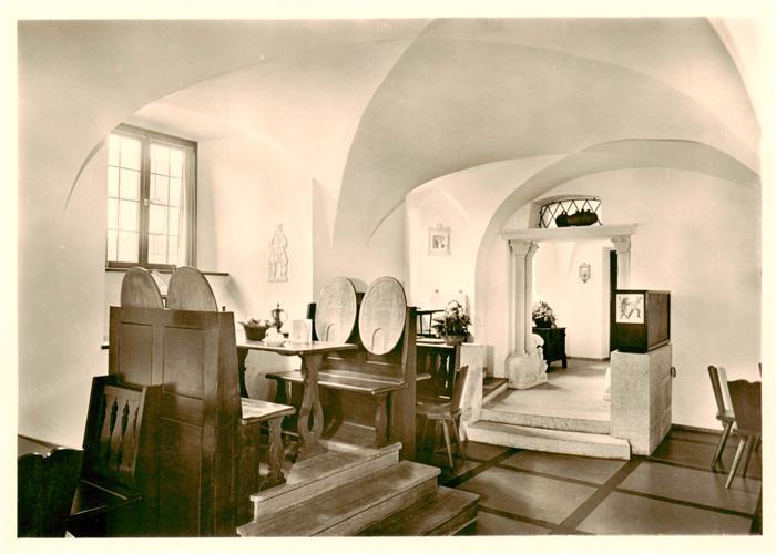 Wuerzburg Bayern Buergerspital zum hl Geist Halle mit Blick zum Eingang