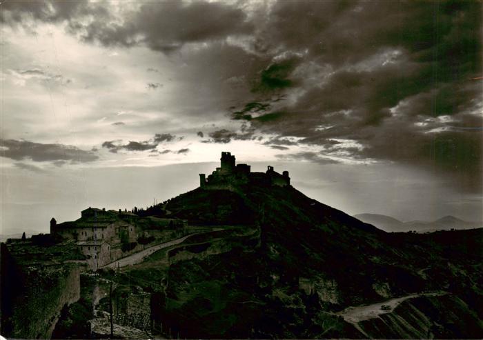 Assisi Umbria Die Festung im Gegenlicht