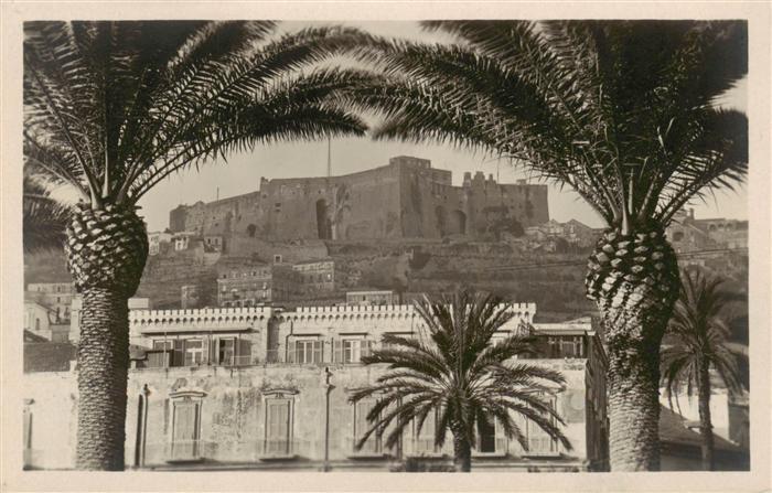 Napoli Neapel IT Il Castel San Elmo visto dal Largo della Vittoria