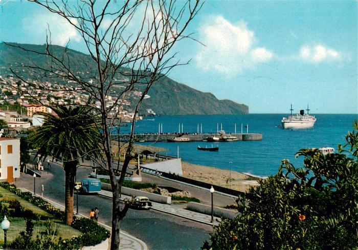 Funchal Madeira PT Vista oeste Kuestenpanorama