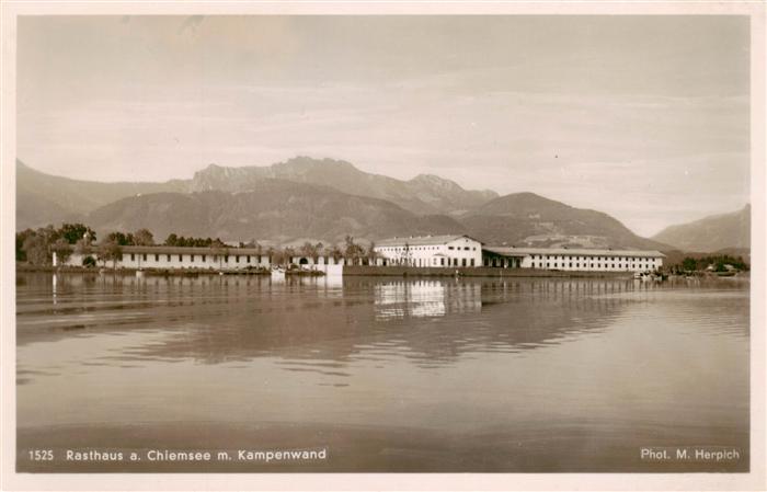 Chiemsee Bayern Rasthaus am Chiemsee mit Kampenwand