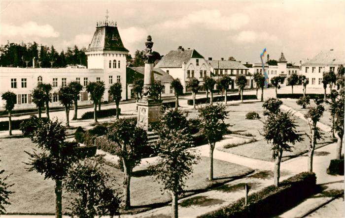 Putbus Ruegen Marktplatz mit HOG Deutsches Haus