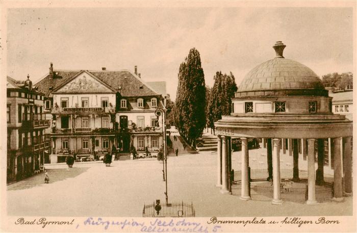 Bad Pyrmont Brunnenplatz mit hilligen Born