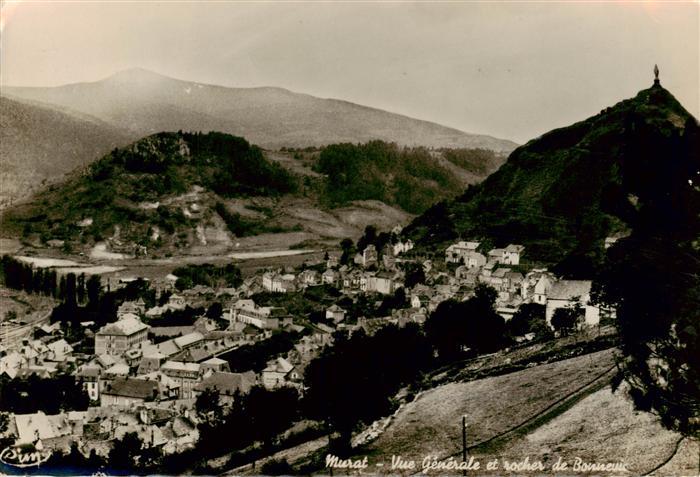Murat 15 Cantal Vue generale et rocher de Bonneuir