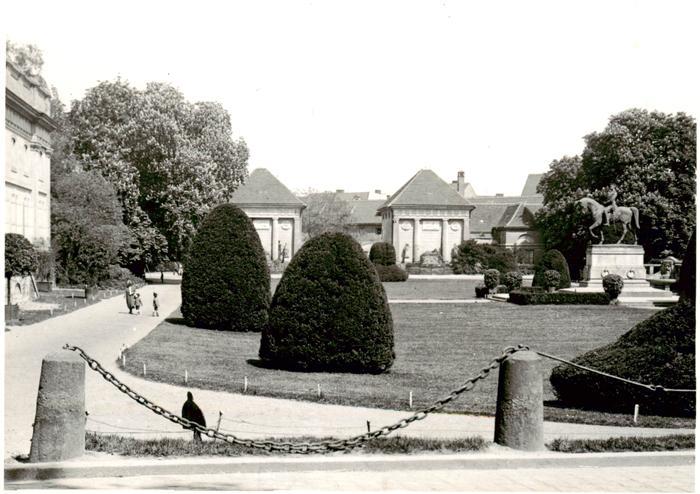 Dessau-Rosslau Park mit Reiterdenkmal