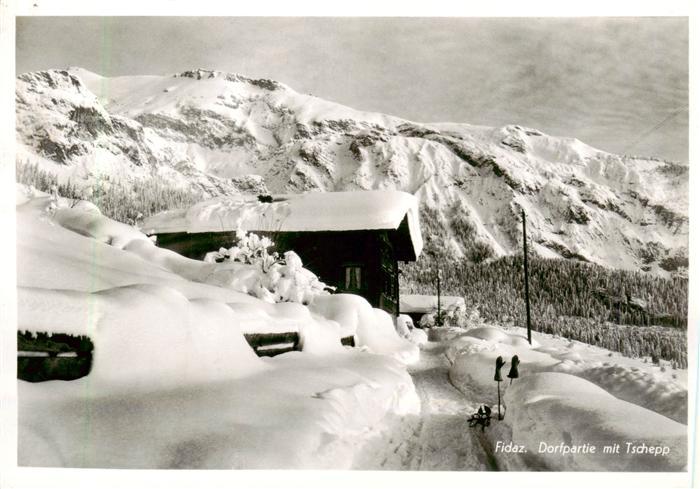 Fidaz GR Dorfpartie mit Tschepp Winterlandschaft