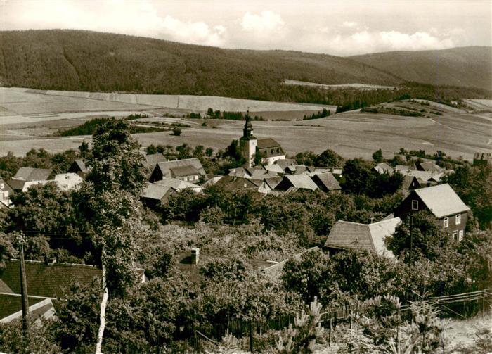 Meura Ortsansicht mit Kirche