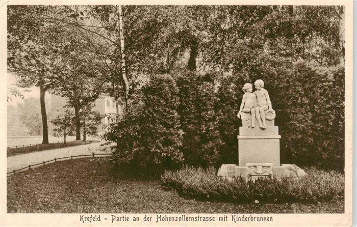 Krefeld Crefeld Partie an der Hohenzollernstrasse mit Kinderbrunnen
