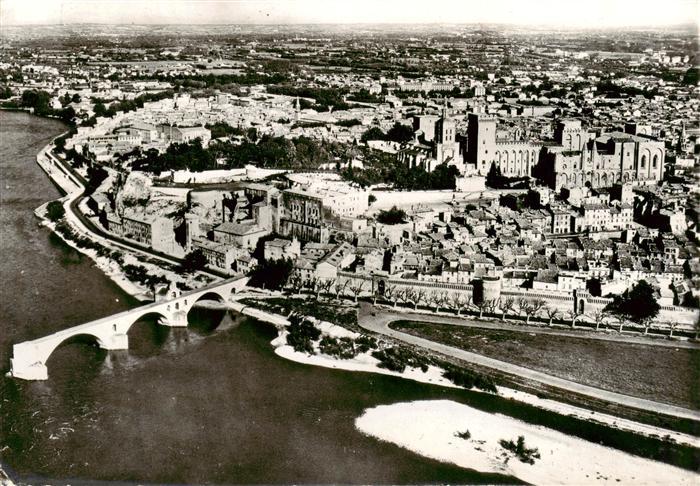 Avignon 84 Vaucluse Le Palais des Papes Le Pont Saint Benez
