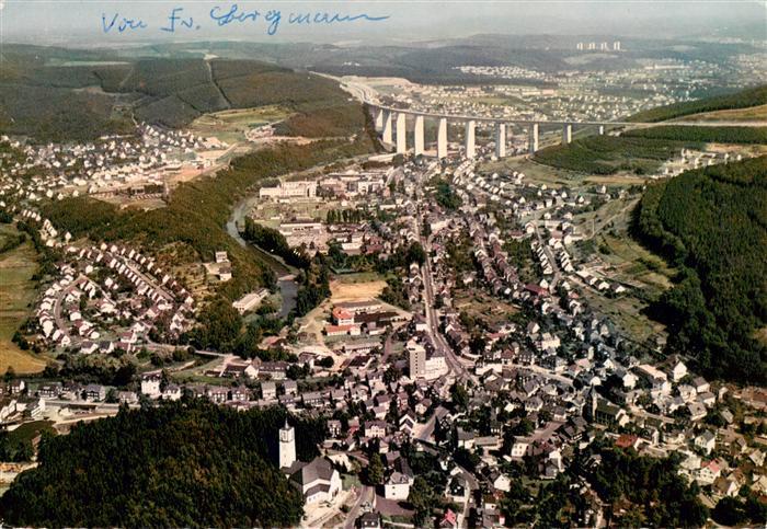 Eiserfeld Siegen Westfalen Fliegeraufnahme mit Siegtal Bruecke
