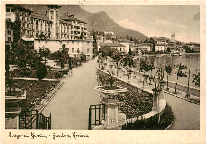 Gardone Riviera di Garda IT Promenade
