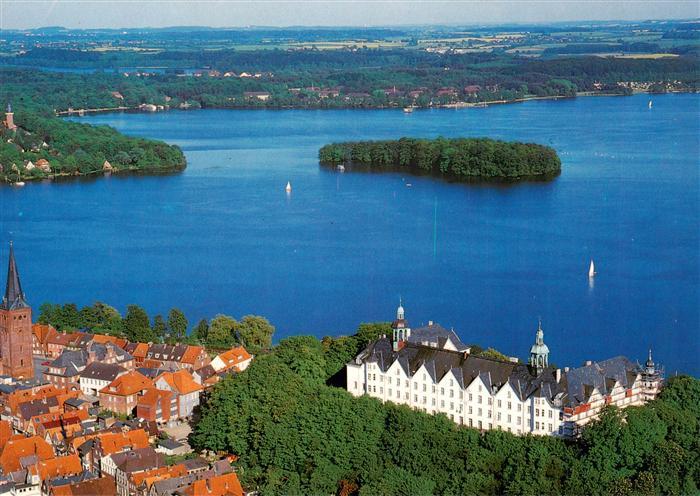 Ploen See Fliegeraufnahme mit Schloss