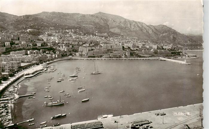 Monaco Vue panoramique sur la Condamine et Monte Carlo