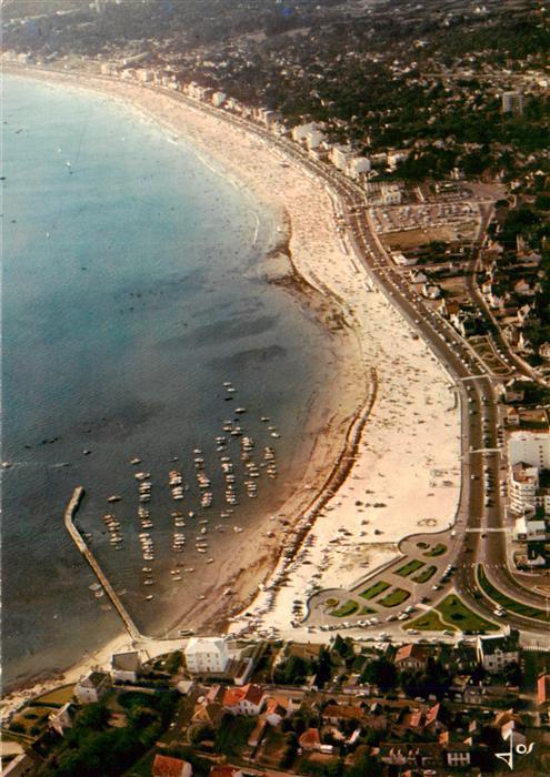 Pornichet Le port et le boulevard de mer vers La Baule Vue aerienne