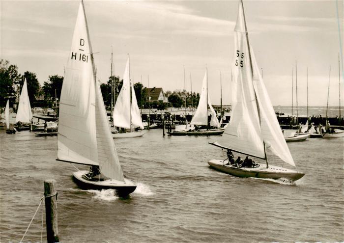 Strande Holstein Ausfahrt zur Regatta