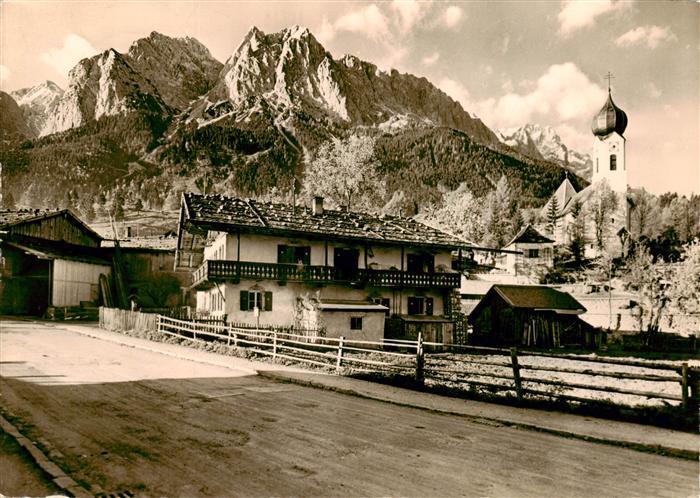 GRAINAU Garmisch-Partenkirchen Bayern Teilansicht mit Kirche