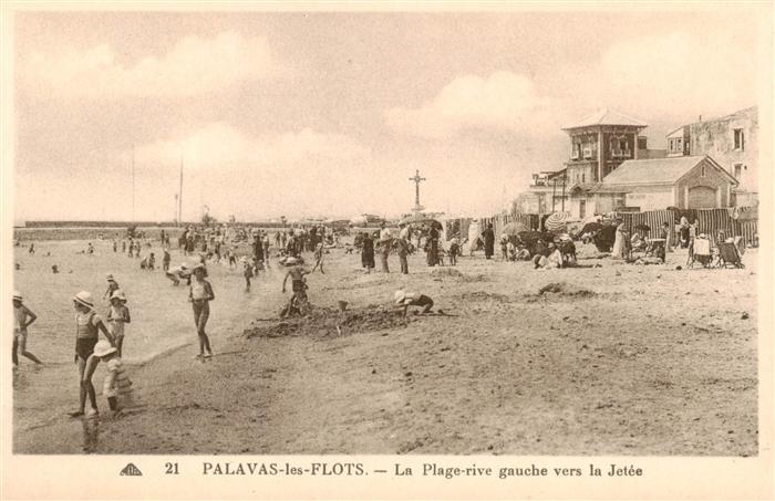 Palavas-les-Flots 34 La Plage rive gauche vers la Jetee