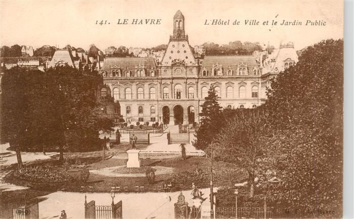 Le Havre Hotel de Ville et le Jardin Public