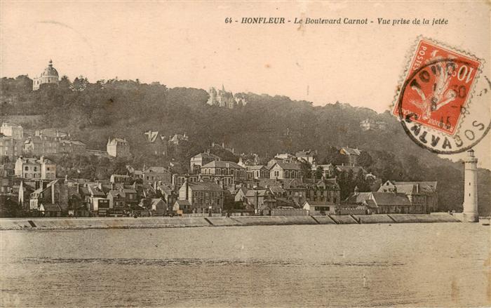 Honfleur Le Boulevard Carnot Vue prise de la jet
