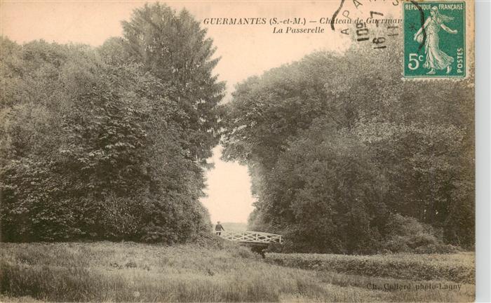Guermantes 77 Seine-et-Marne Chateau de Guermantes La Passerelle