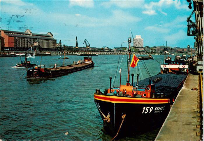 Ludwigshafen  Rhein mit BASF Hochhaus