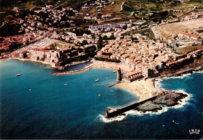 Collioure 66 Pyrenees-Orientales Le chateau royal La plage et l’eglise Notre Dam