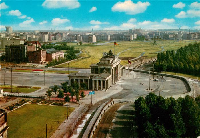 BERLIN  CITY Brandenburger Tor nach 1961