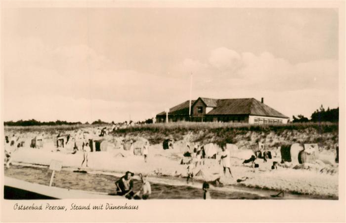 Prerow Ostseebad Strand mit Duenenhaus
