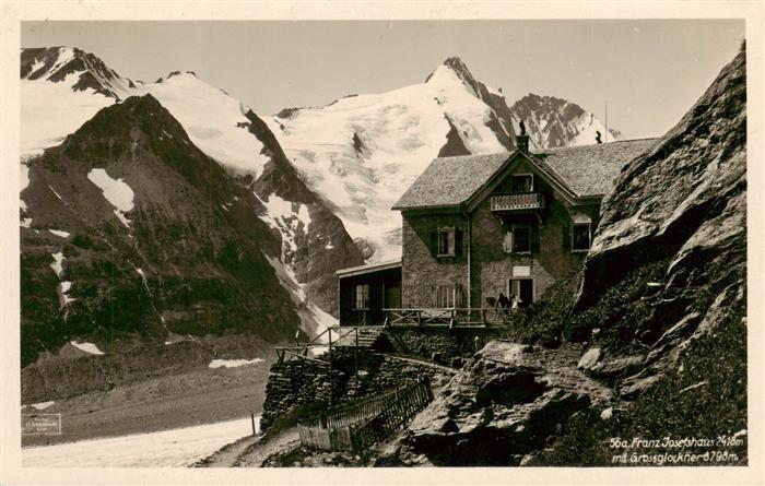 Heiligenblut Kaernten AT Franz Josefshaus mit Grossglockner Hohe Tauern