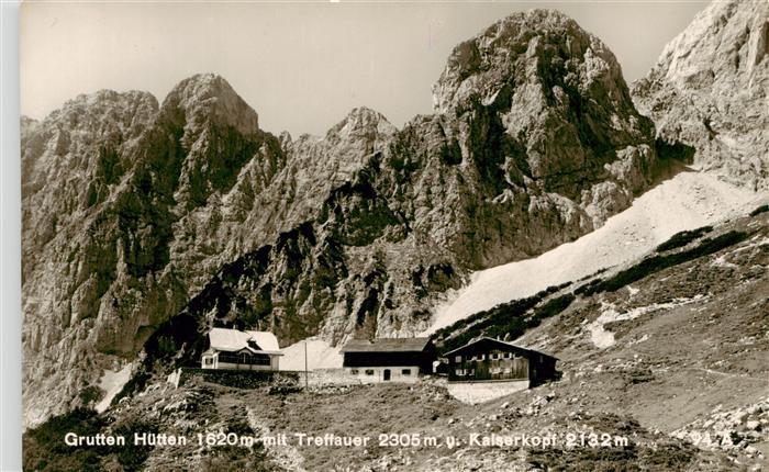 Gruttenhuette 1593m Tirol AT mit Treffauer und Kaiserkopf