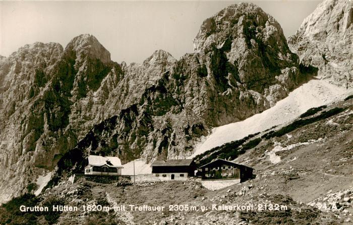 Gruttenhuette 1593m Tirol AT mit Treffauer und Kaiserkopf
