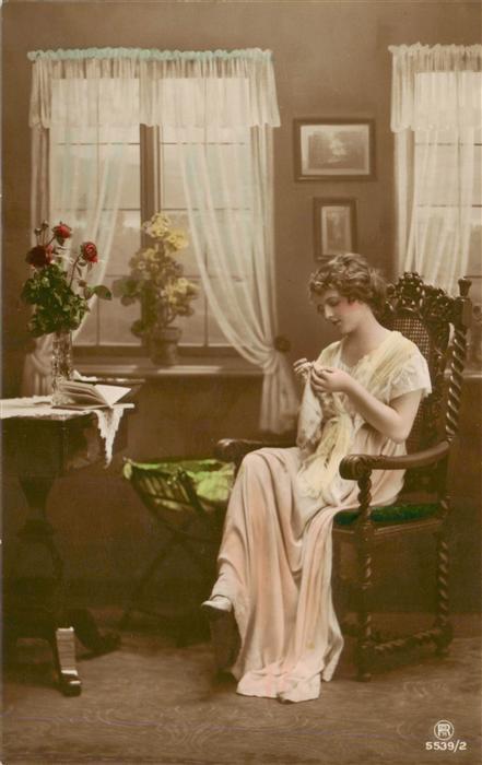 Foto RPH Nr. Nr.5539/2 Frau Stricken