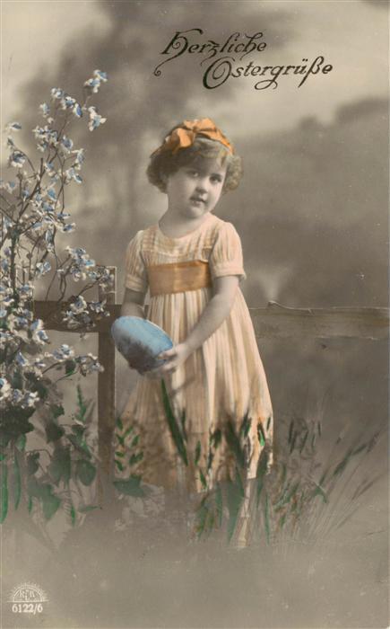 Foto RLK Nr. Nr. 6122/6 Ostergruesse Kind Ei