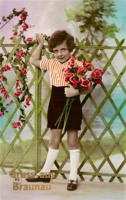 Foto PC Paris Nr. Nr. 2601 Gruss Braunau Kind Blumen
