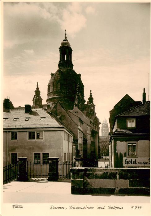 Foto Hahn Nr. Nr. 10787 Dresden Frauenkirche Rathaus