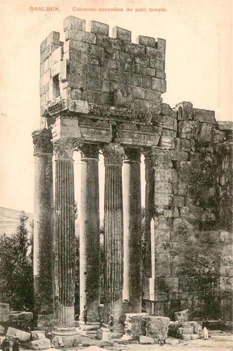 Baalbek Baalbeck Lebanon Colonnes cannolees du petit temple