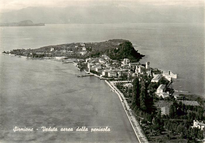 Sirmione Lago di Garda Veduta aerea della penisola
